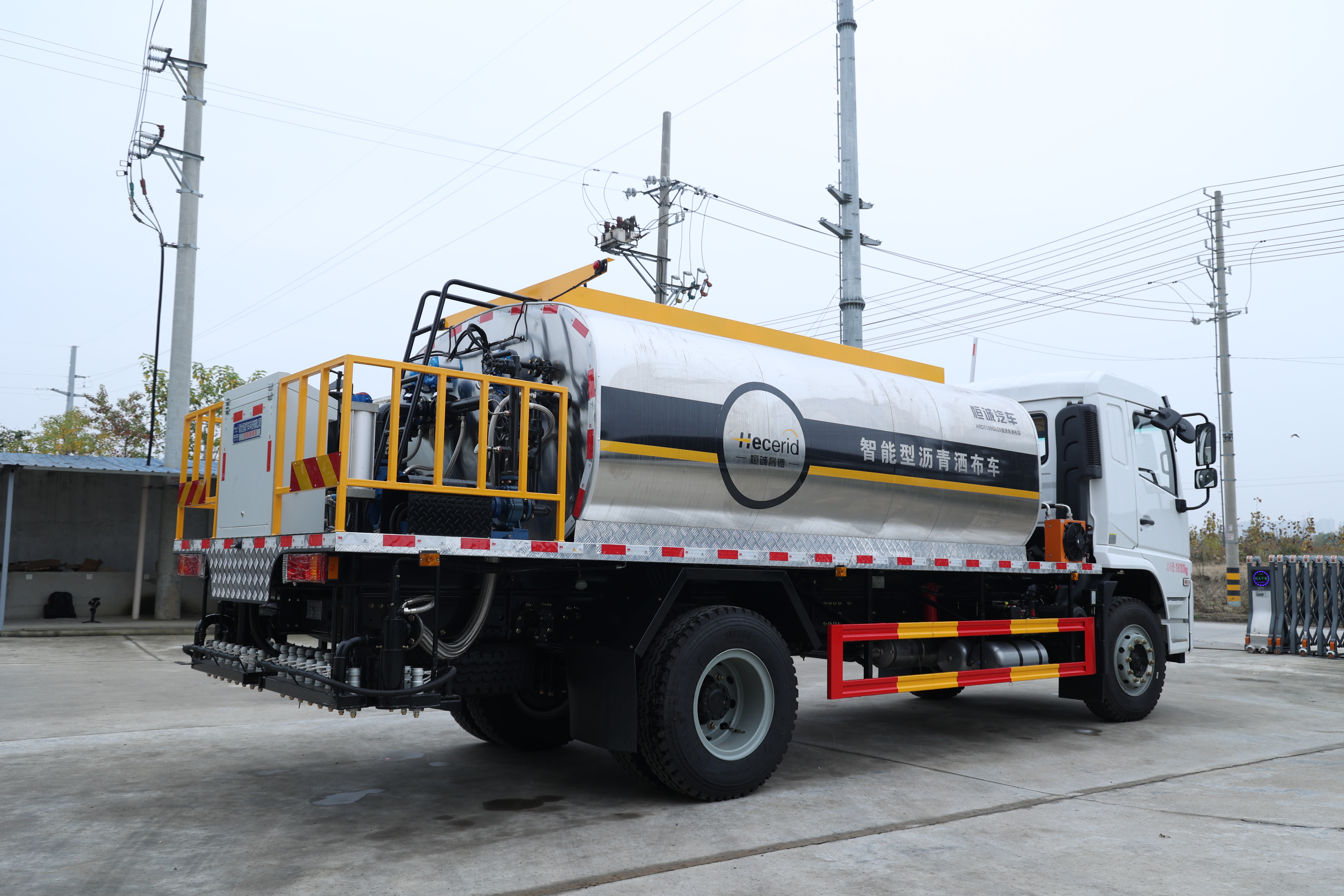 掌握核心要點，讓恒誠瀝青灑布車成為您最可靠的筑路伙伴